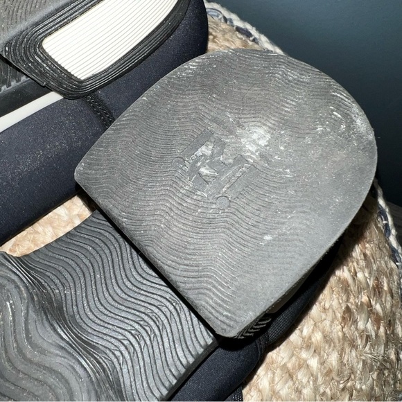 iRi Wes I Low Top Neoprene Sneakers - Picture 10 of 13